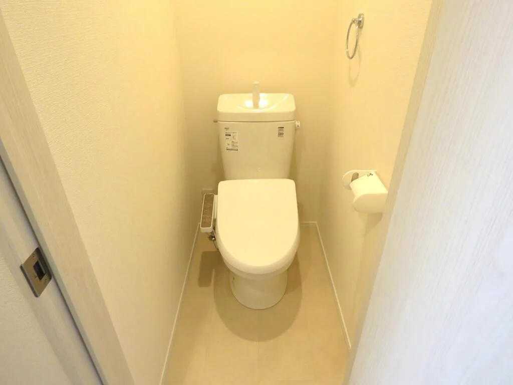 クオンタム沖館C 103号室 トイレ